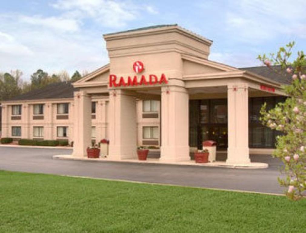 מלון Ramada By Wyndham טסקלוסה מראה חיצוני תמונה
