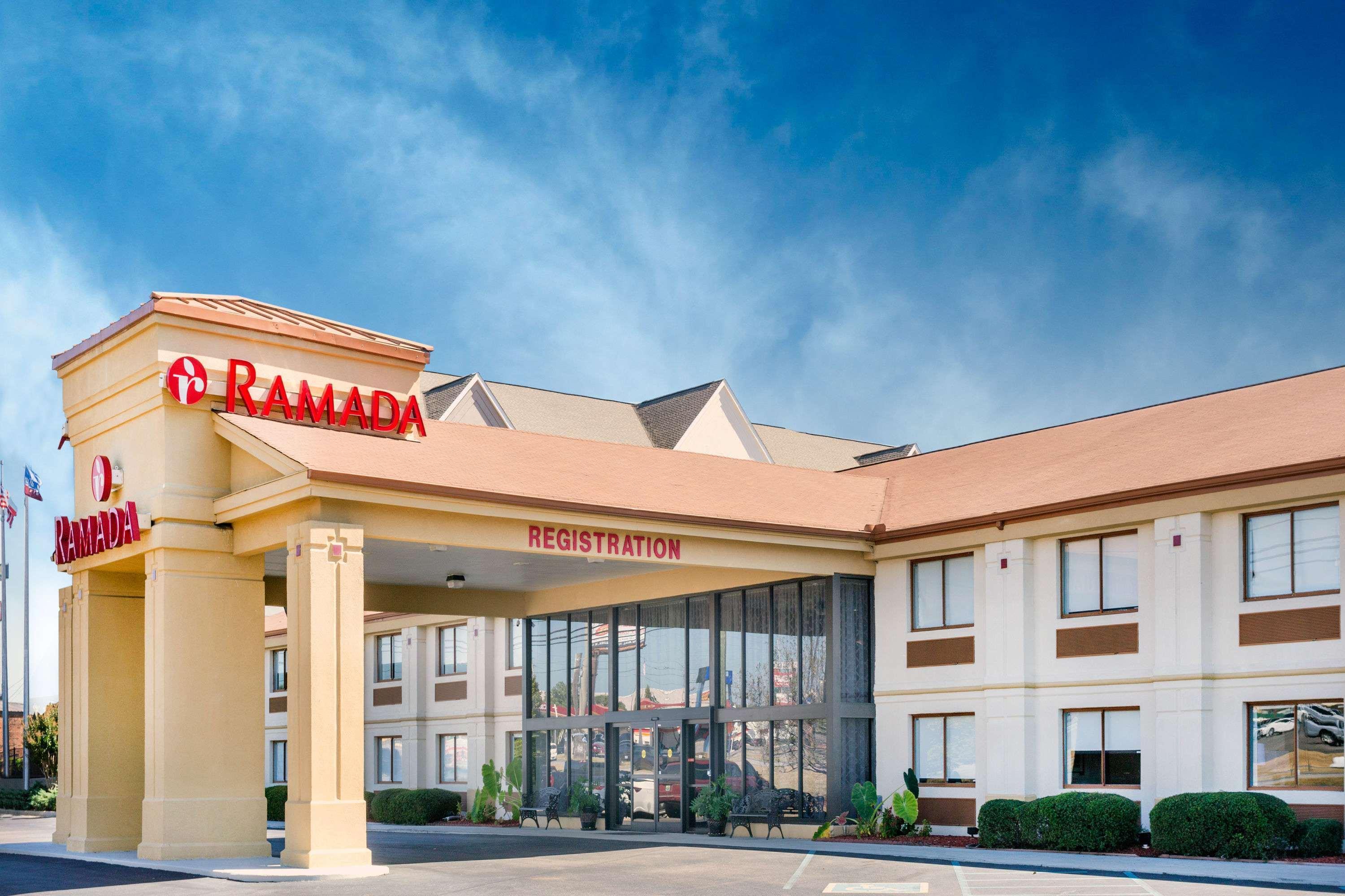 מלון Ramada By Wyndham טסקלוסה מראה חיצוני תמונה