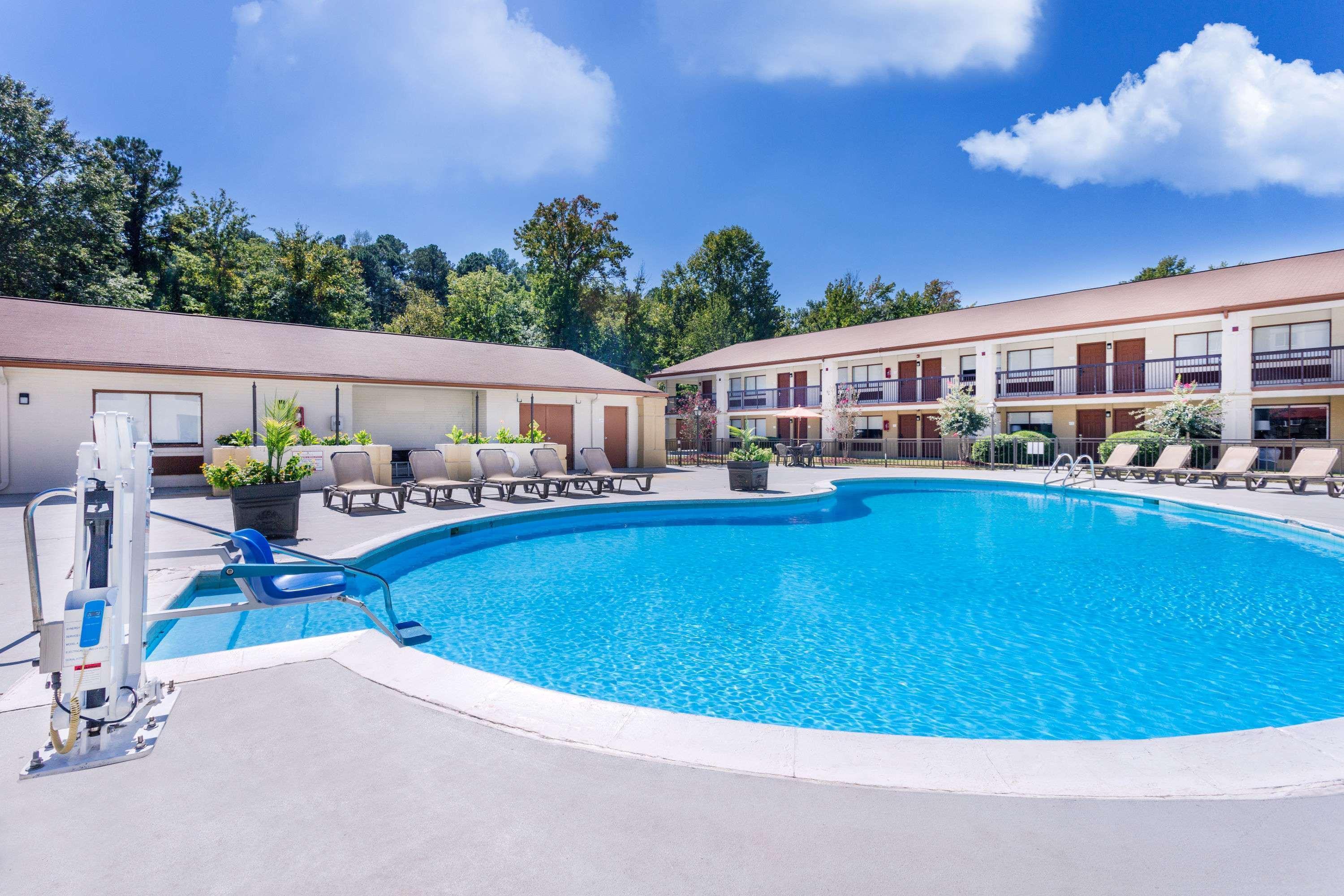 מלון Ramada By Wyndham טסקלוסה מראה חיצוני תמונה