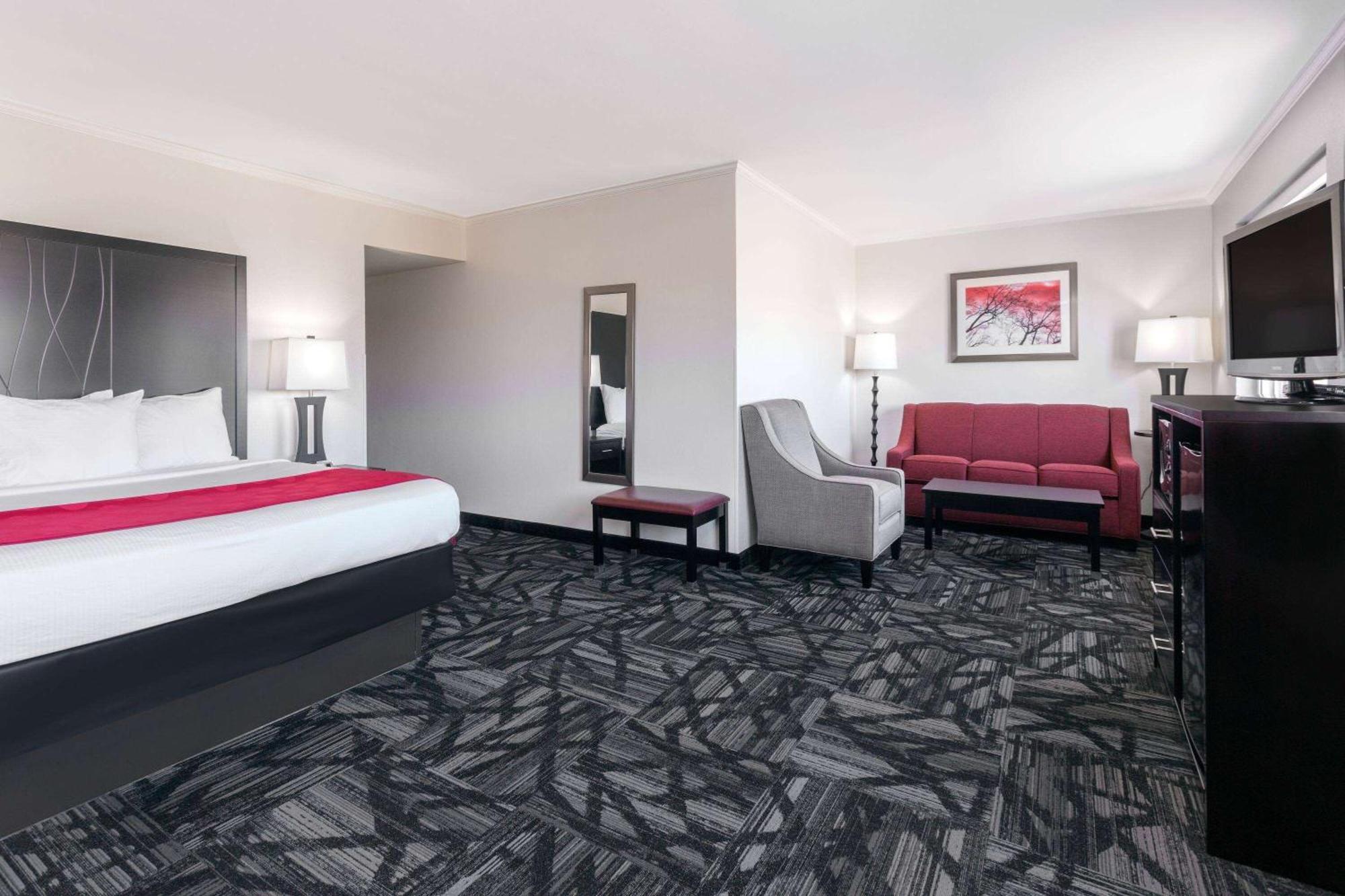 מלון Ramada By Wyndham טסקלוסה מראה חיצוני תמונה